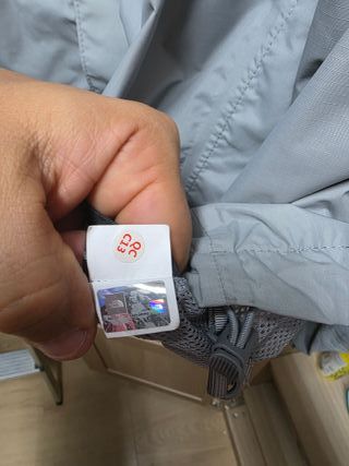 Chubasquero The North Face gris