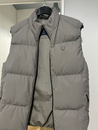 Chaleco gris Álvaro Moreno