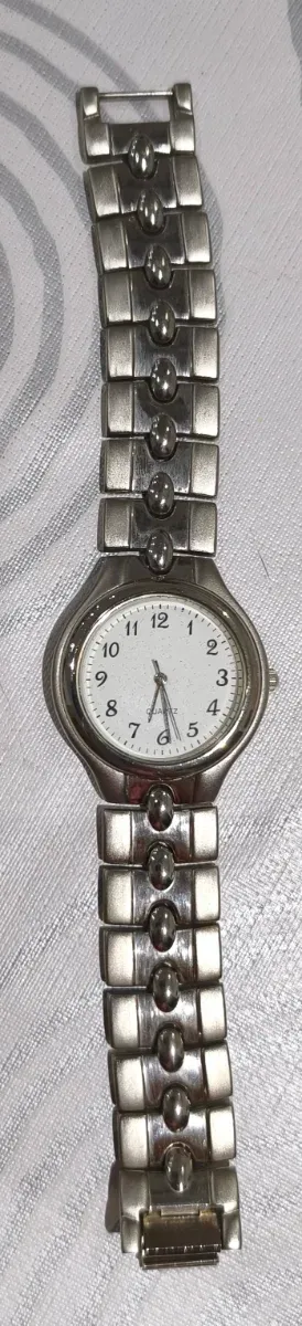 Reloj de pulsera de acero