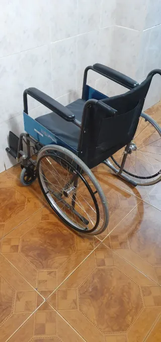 Silla de ruedas seminueva