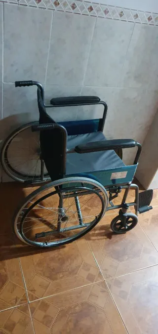 Silla de ruedas seminueva