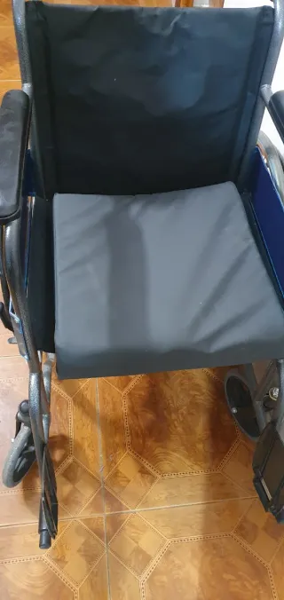 Silla de ruedas seminueva