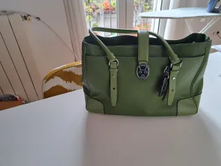 Bolso Tote Piel Grande marca Tumi Verde