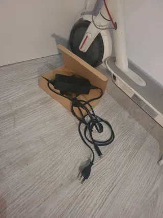 Patinete Xiaomi Mi Electric Scooter 365