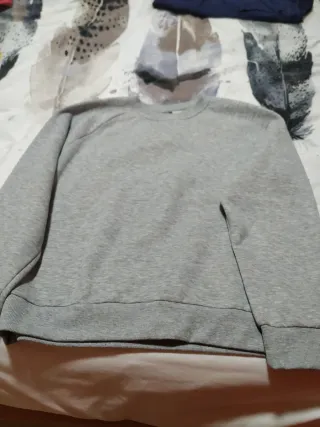 Sudadera gris