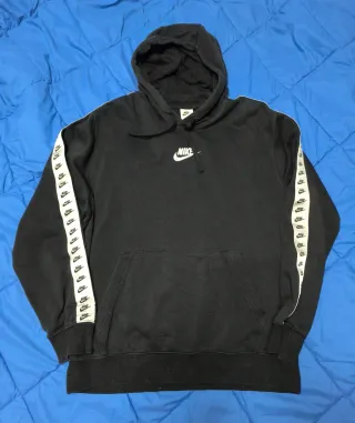 Felpa Nike nera con logo