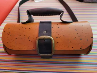 Bolso de piel natural marrón-mostaza y negro