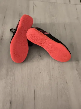 Zapatillas Fútbol Sala Puma Negras y Rosas