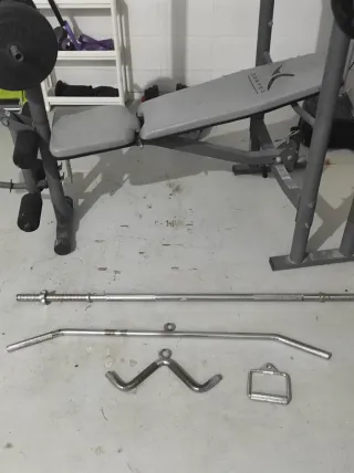 Máquina de pesas multifunción con barras y pesas