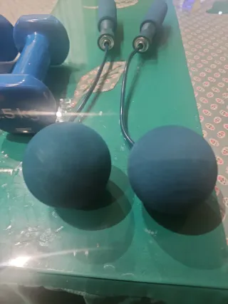 Mancuerna vinilo 1.5kg y cuerda saltar inalambrica