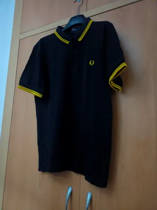 Polo Fred Perry Negro y Amarillo
