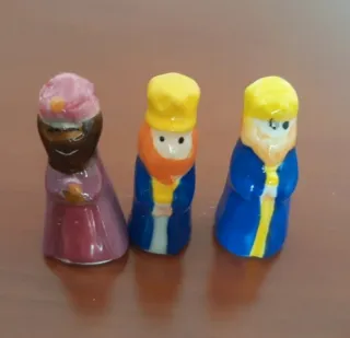 3 Reyes Magos figuras roscón cerámica
