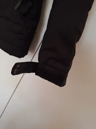 Chaquetón de plumas negro