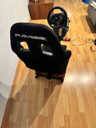Playseat + Volante y Pedales Logitech G29