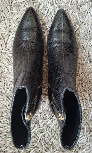 Botines Zara Talla 38 Piel Serpiente