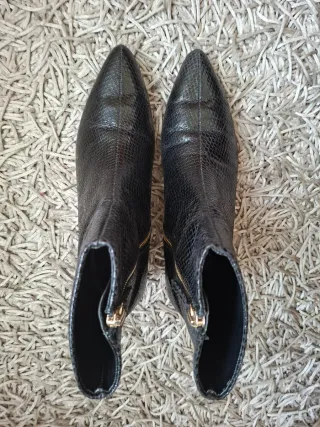 Botines Zara Talla 38 Piel Serpiente