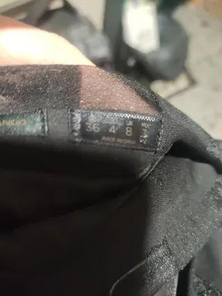 Falda midi negra con estampado