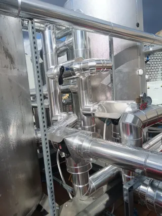 Aislamiento térmico para tuberías y equipos