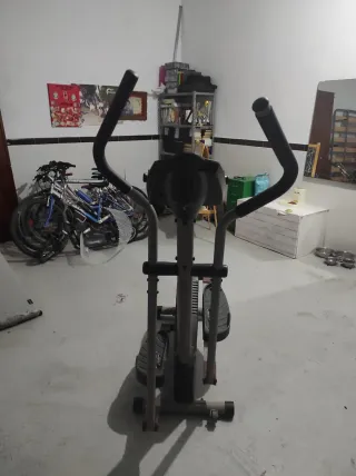 Elíptica de ejercicio