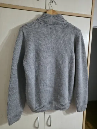 Jersey lana grueso cuello alto botones L