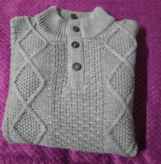 Jersey lana grueso cuello alto botones L