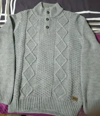 Jersey lana grueso cuello alto botones L