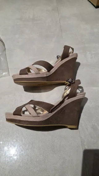 Sandali Camaïeu beige con tacco