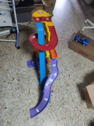 Pista de coches multicolor