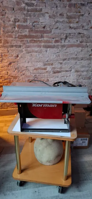 Sierra de mesa Korman