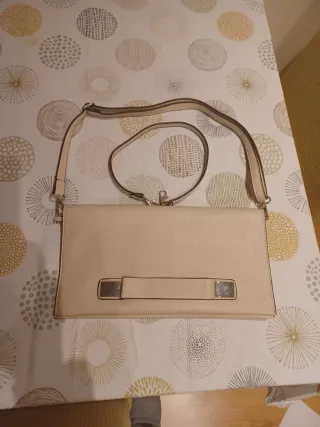 Bolso cartera beige