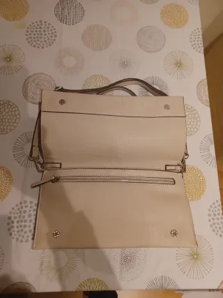 Bolso cartera beige