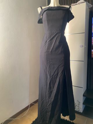 Abito lungo nero off shoulder