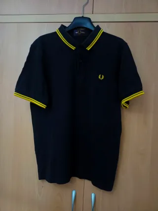 Polo Fred Perry Negro y Dorado Original