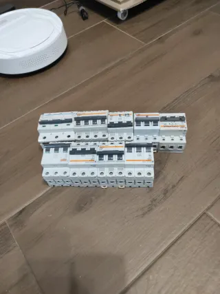 Lote protecciones eléctricas