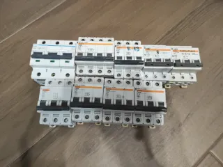 Lote protecciones eléctricas