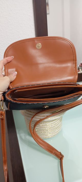 Bolso negro y marrón nuevo