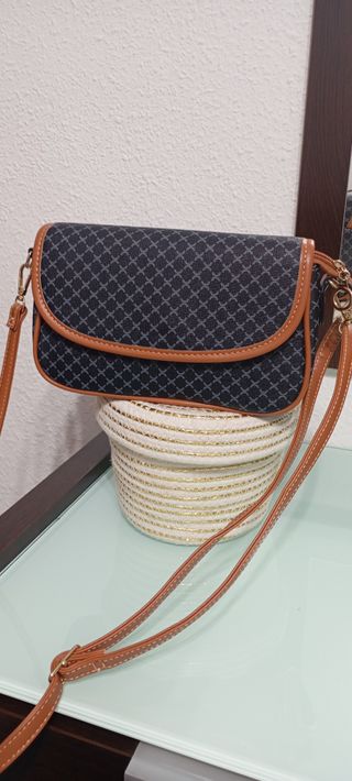 Bolso negro y marrón nuevo