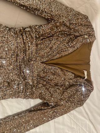 Vestido dorado brillante manga larga