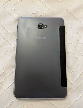 tablet samsung con funda y cargador como nueva
