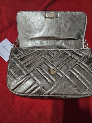 Borsa tracolla effetto laminato oro
