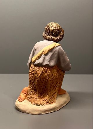 Figura de Belén. Niño Adorando. Castells.