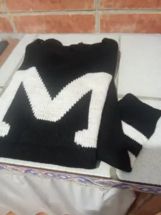 Vestido Negro con M Blanca Talla XL