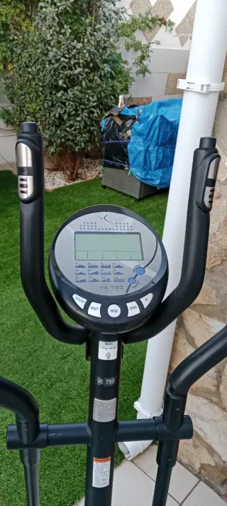 Bicicleta Elíptica Gris y Negra