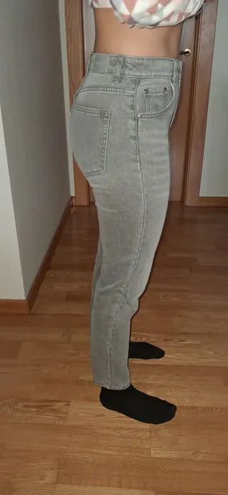 Mom fit Pull and Bear grises talle alto