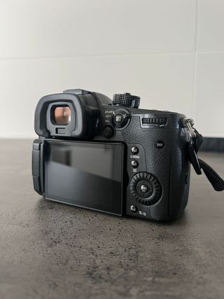 Cámara Panasonic Lumix GH5 + Objetivo 12-60mm