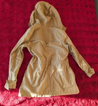Chaqueta parka mostaza