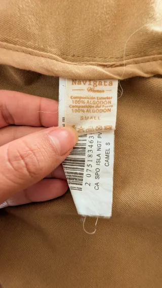 Chaqueta parka mostaza