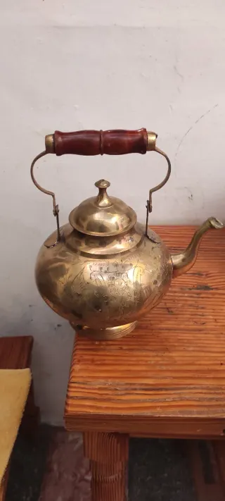 Tetera de latón