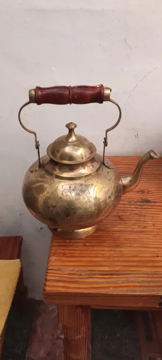 Tetera de latón