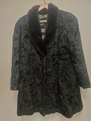 Abrigo"tipo" Astracán con cuello " tipo" Visón Ne